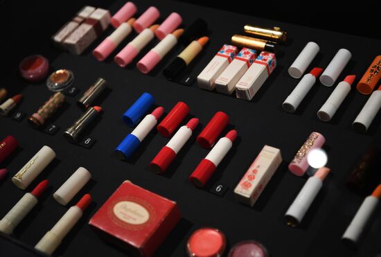 Показ выставки "Кринолин. Жакет. Свитшот. Стиль большого города" в Историческом музее