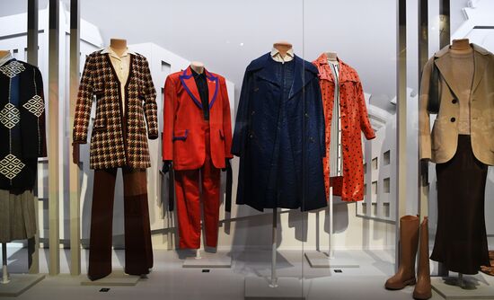 Показ выставки "Кринолин. Жакет. Свитшот. Стиль большого города" в Историческом музее