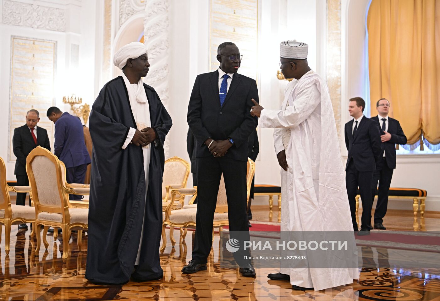 Президент РФ В. Путин принял верительные грамоты у вновь прибывших послов иностранных государств