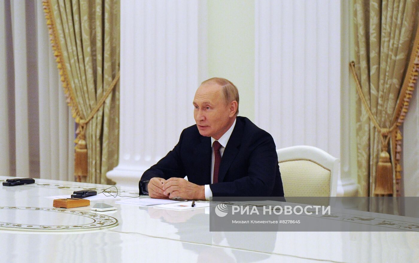 Президент РФ В. Путин встретился с членом президиума БиГ М. Додиком