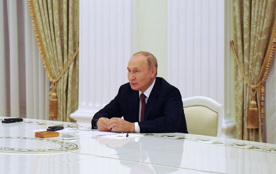 Президент РФ В. Путин встретился с членом президиума БиГ М. Додиком