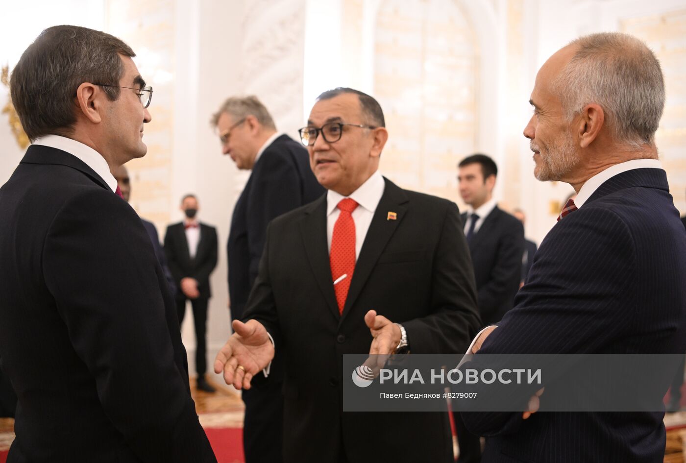 Президент РФ В. Путин принял верительные грамоты у вновь прибывших послов иностранных государств