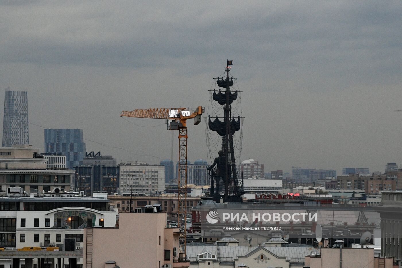 Памятник Петру I