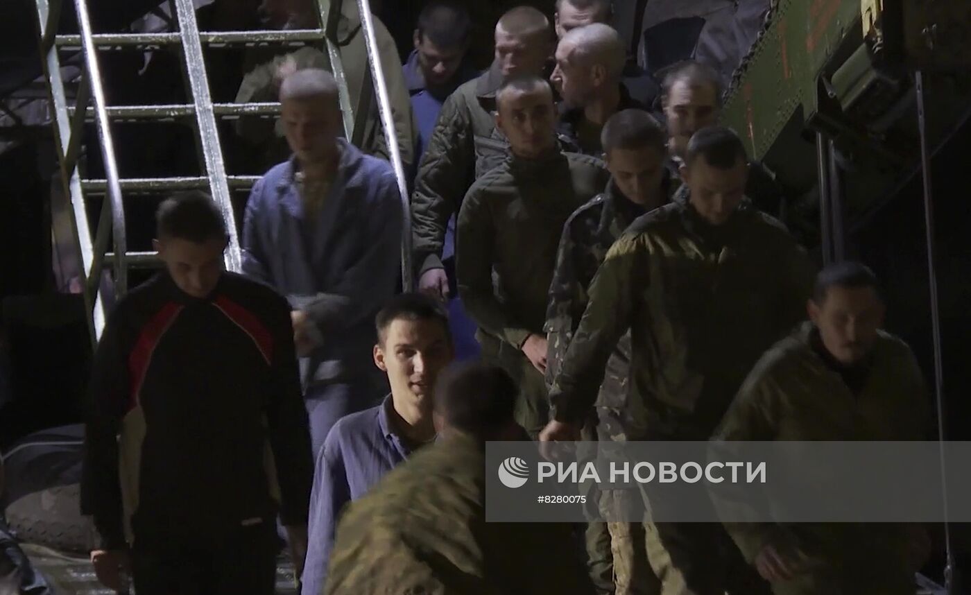 В Россию вернулись 55 военнопленных с Украины