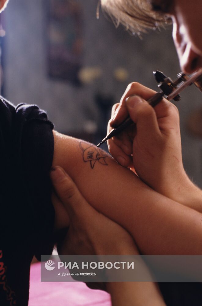 Советский певец Г. Сукачев