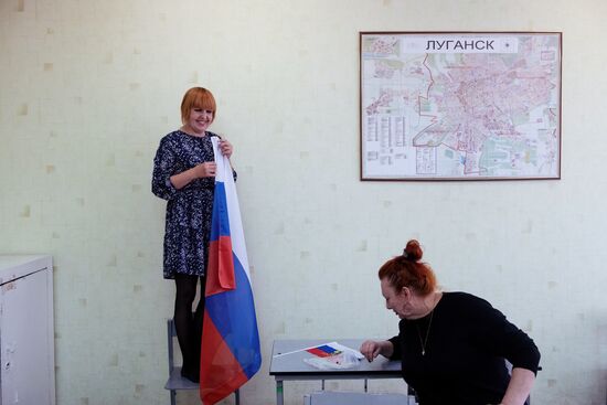 Подготовка избирательных участков в ЛНР и ДНР к референдумам