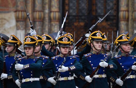 Церемония вручения знамени президента РФ победителю смотра-конкурса на звание "Лучший казачий кадетский корпус"