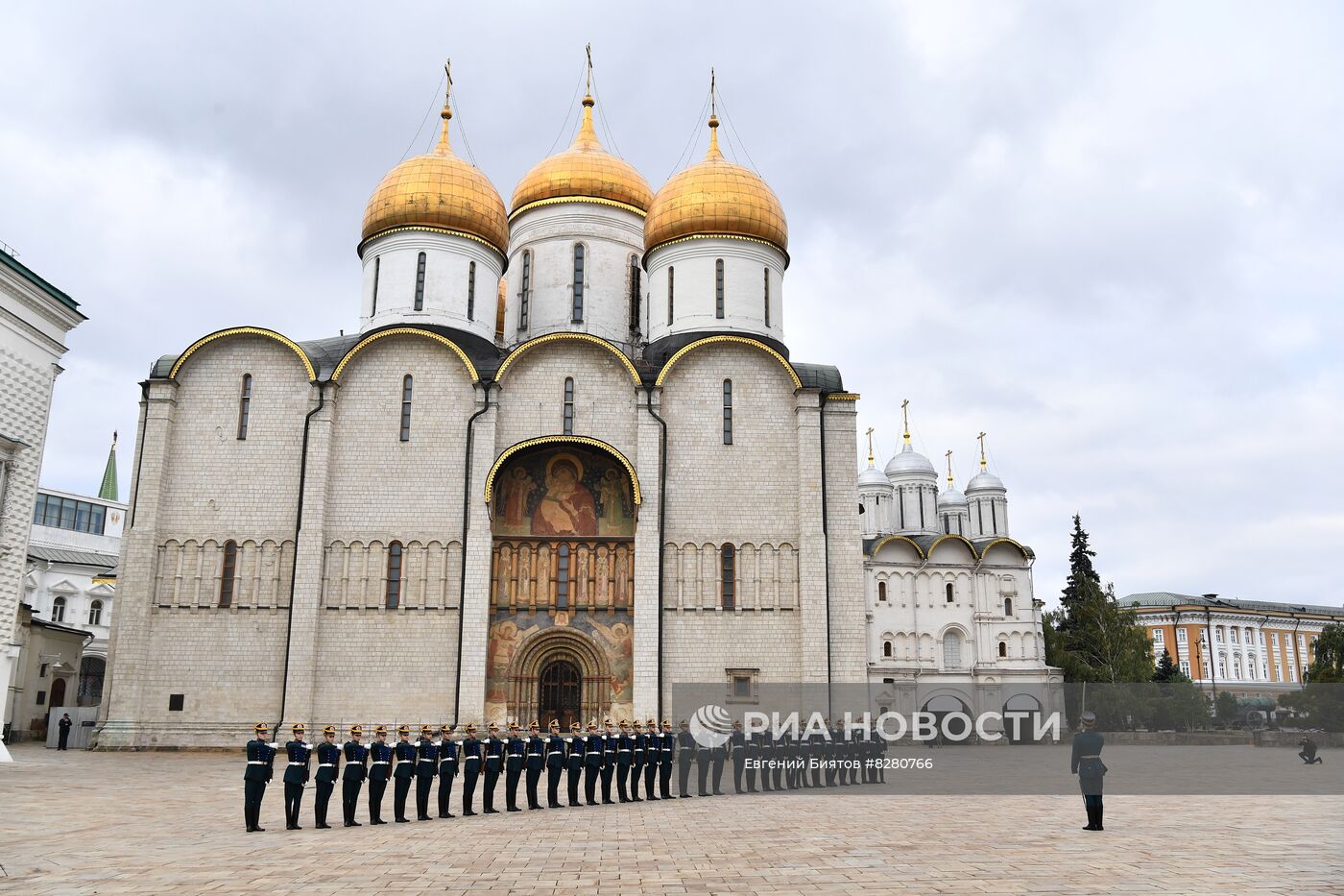 Церемония вручения знамени президента РФ победителю смотра-конкурса на звание "Лучший казачий кадетский корпус"