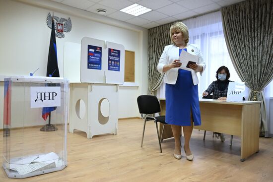 Голосование на референдумах о присоединении к РФ в Москве
