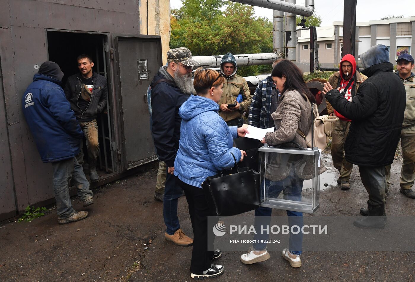 Референдумы о присоединении к России в ЛНР и ДНР