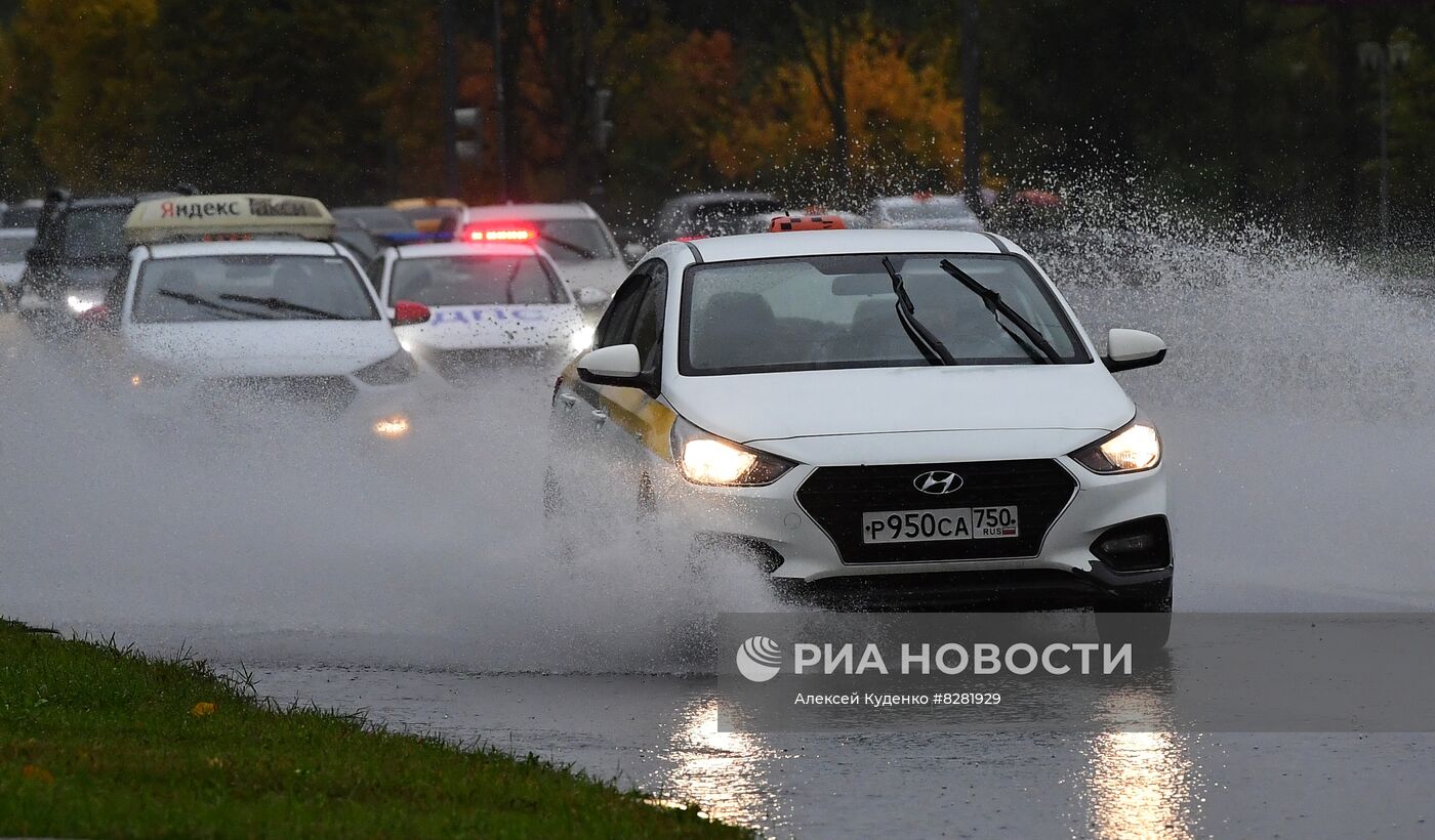 Ливень в Москве