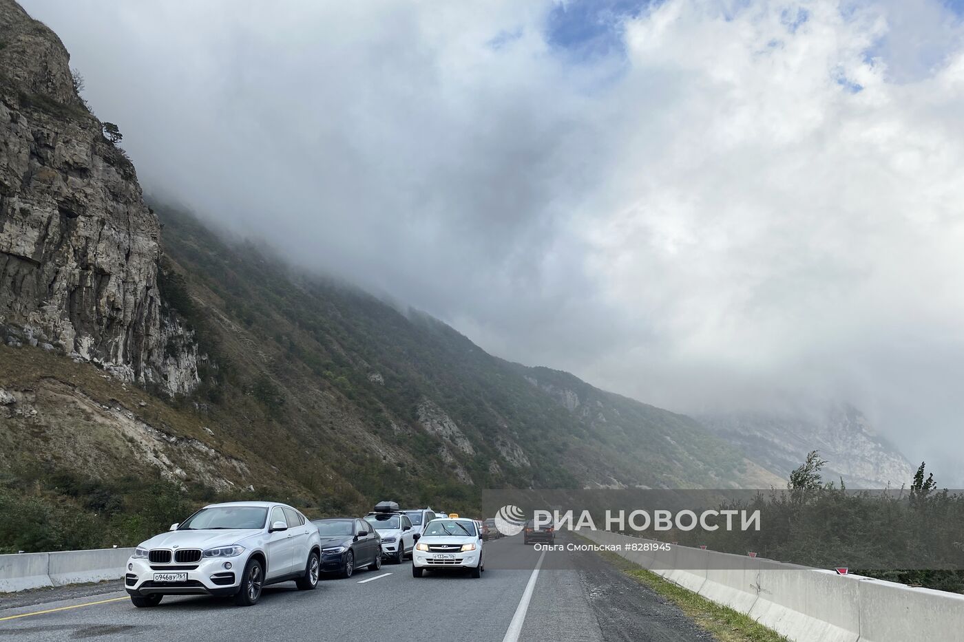 Автомобильные очереди на границе России с Грузией и Финляндией