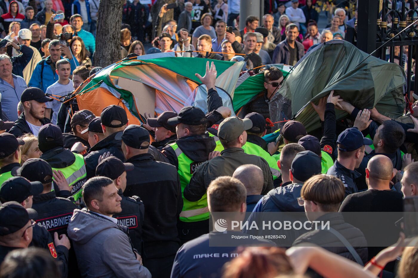 Антиправительственный митинг в Кишиневе