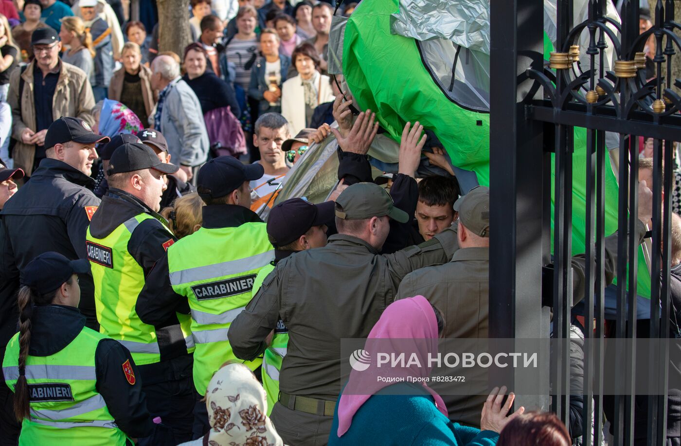 Антиправительственный митинг в Кишиневе