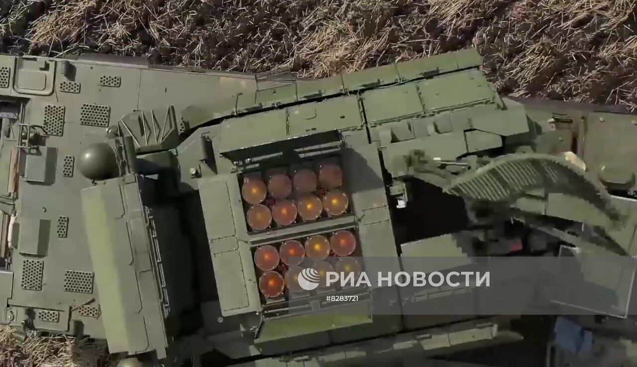 Работа ЗРК "Тор-М2" по перехвату украинских ракет