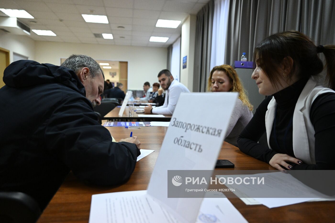 Голосование в Москве на референдумах о присоединении к РФ новых территорий