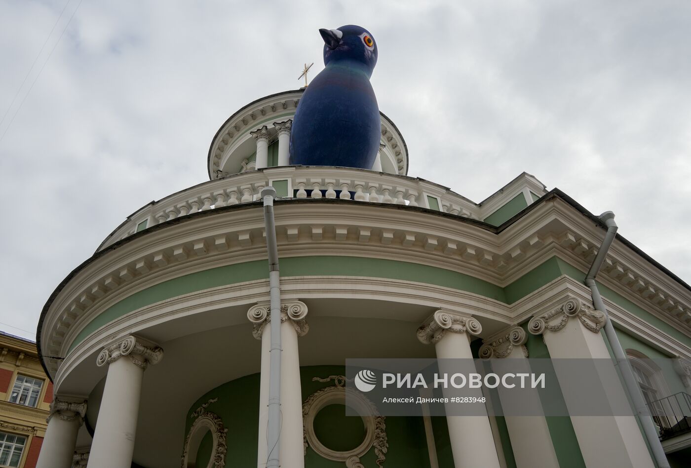 Голубь Аннатолий на колокольне церкви Аннекирхе