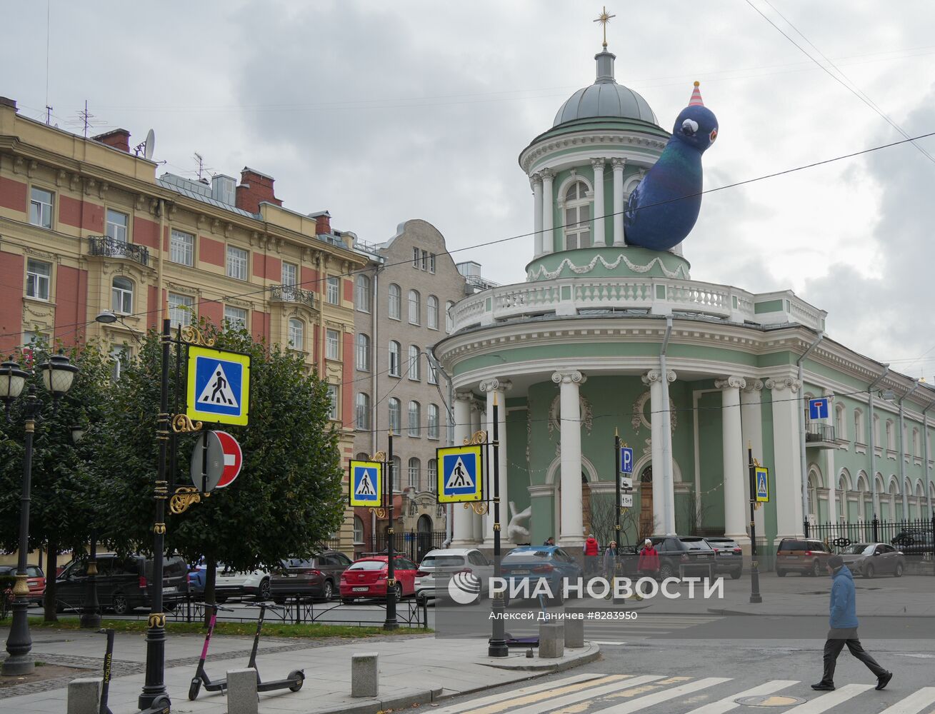 Голубь Аннатолий на колокольне церкви Аннекирхе