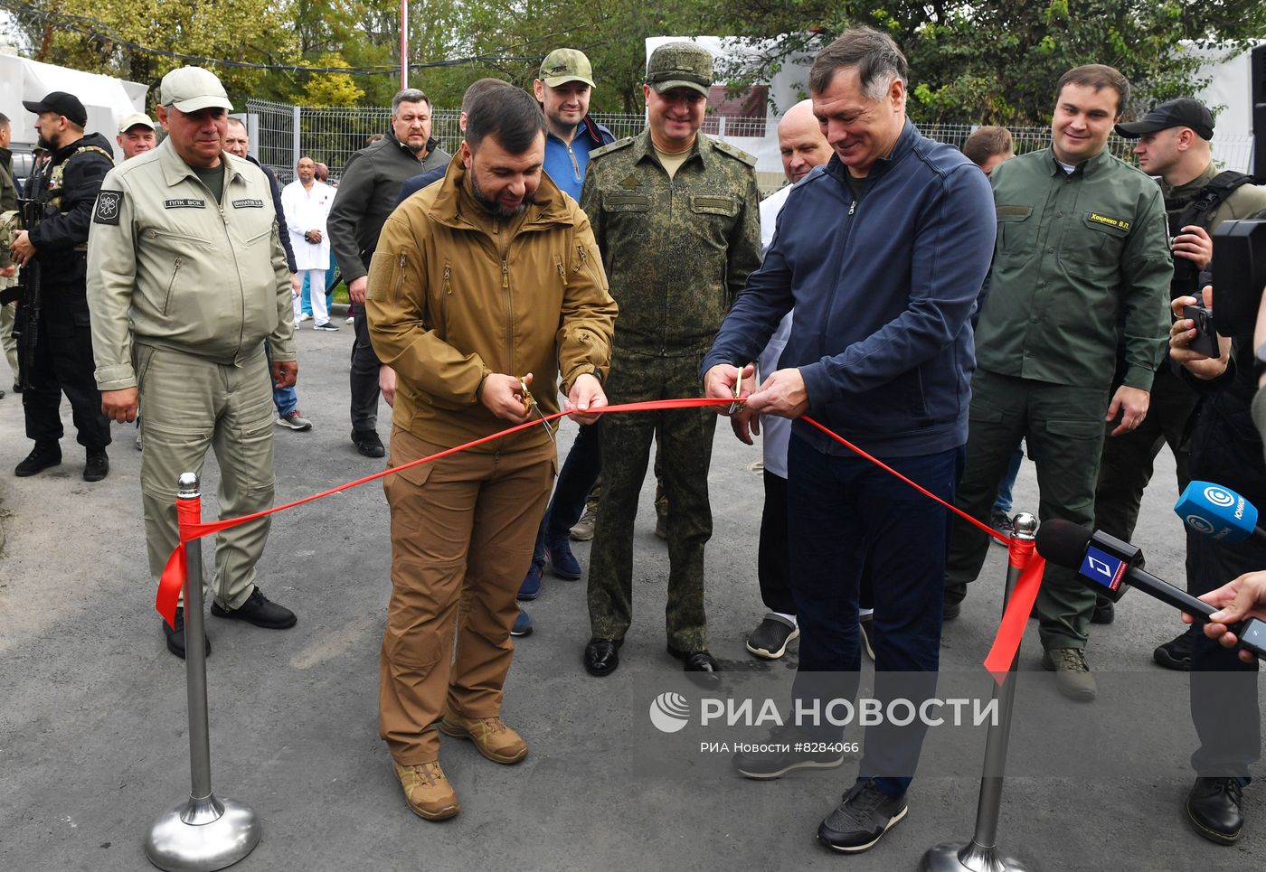 Открытие восстановленного ВСК МО РФ медцентра в Мариуполе