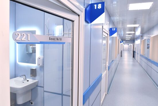 Открытие восстановленного ВСК МО РФ медцентра в Мариуполе