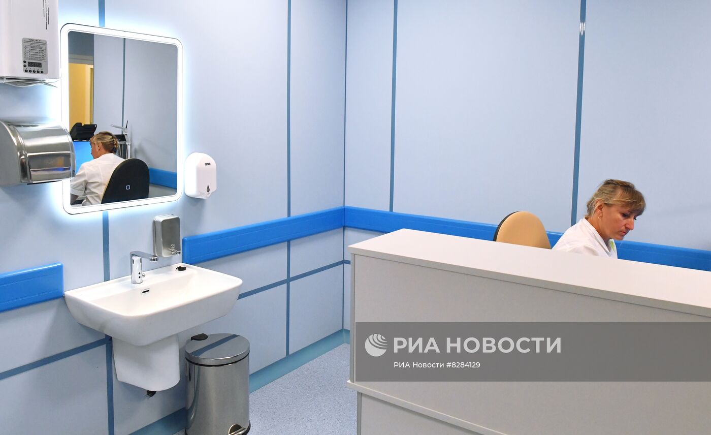 Открытие восстановленного ВСК МО РФ медцентра в Мариуполе