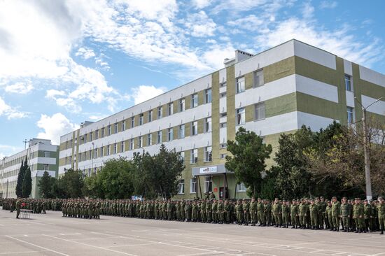 Принятие присяги призванными в рамках частичной мобилизации в Крыму