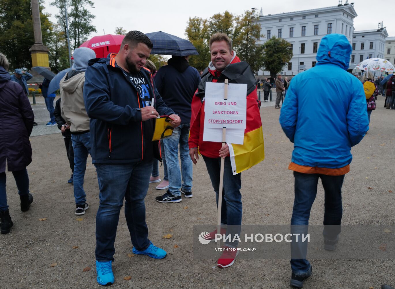 Акция в Германии против политики в отношении России