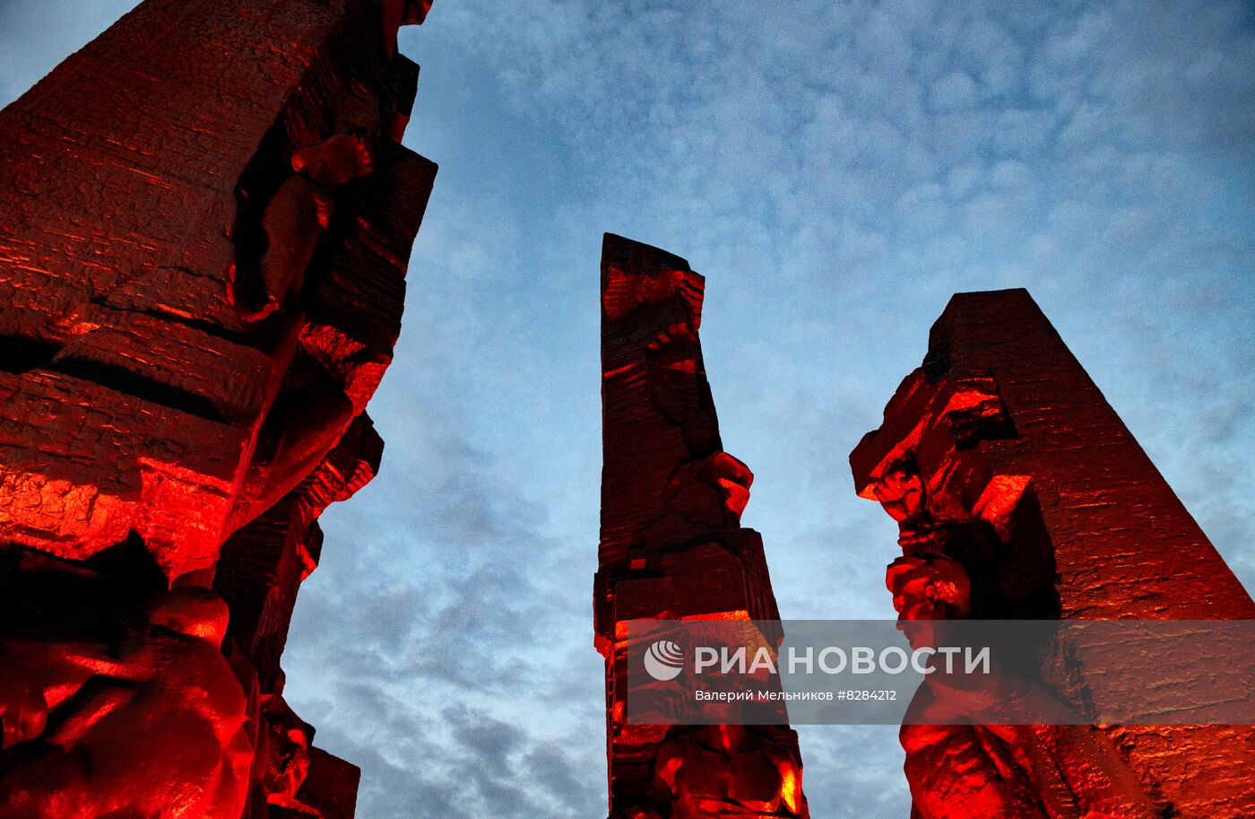 Открытие памятника "Непокоренные" в Краснодоне