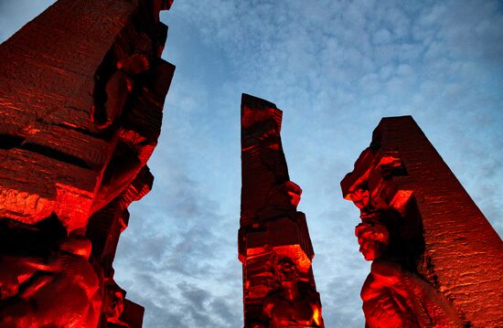 Открытие памятника "Непокоренные" в Краснодоне