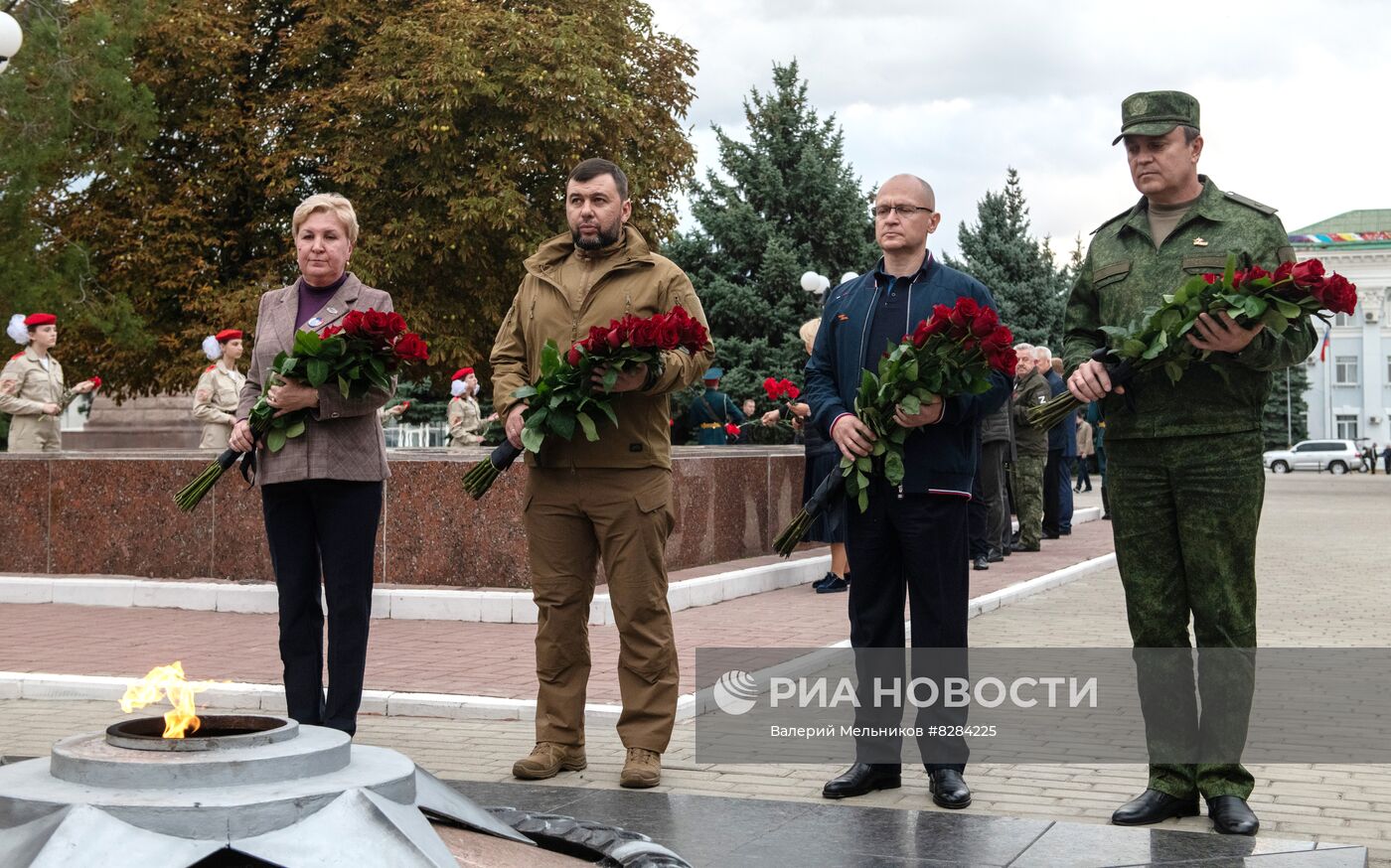 Открытие памятника "Непокоренные" в Краснодоне