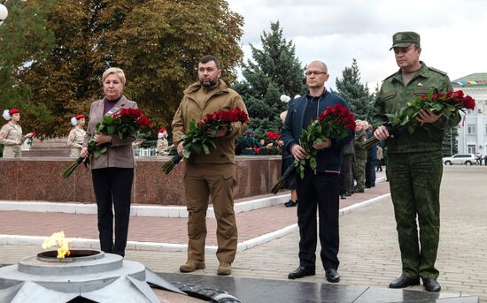 Открытие памятника "Непокоренные" в Краснодоне