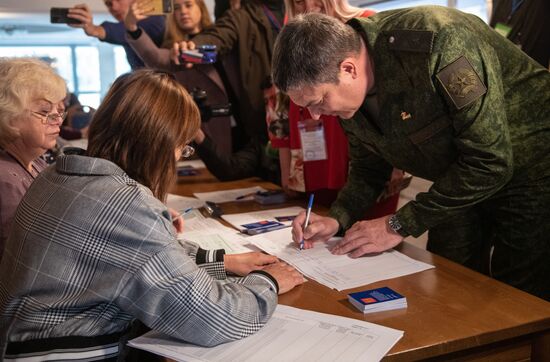 Референдумы о присоединении к России в ЛНР и ДНР