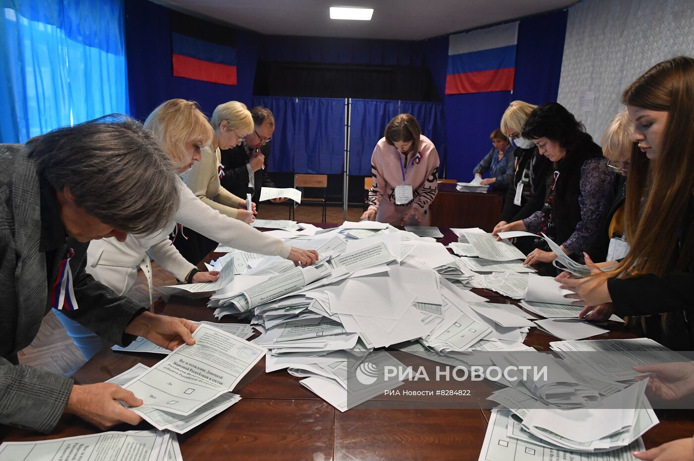 Подсчет голосов на референдумах в ЛНР, ДНР, Херсонской и Запорожской областях