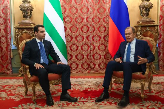 Встреча министров иностранных дел РФ и Абхазии С. Лаврова и И. Ардзинбы
