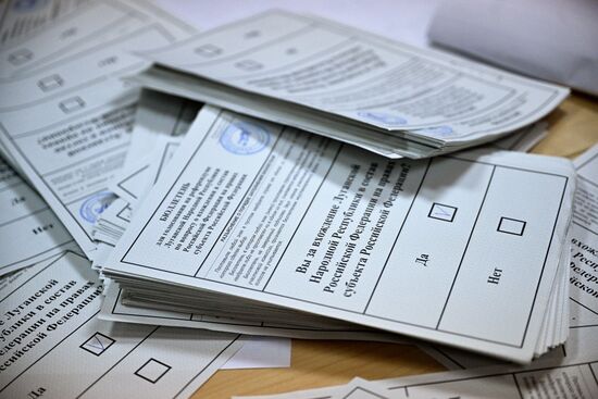 Подсчет голосов по итогам референдумов о присоединении новых территорий в России