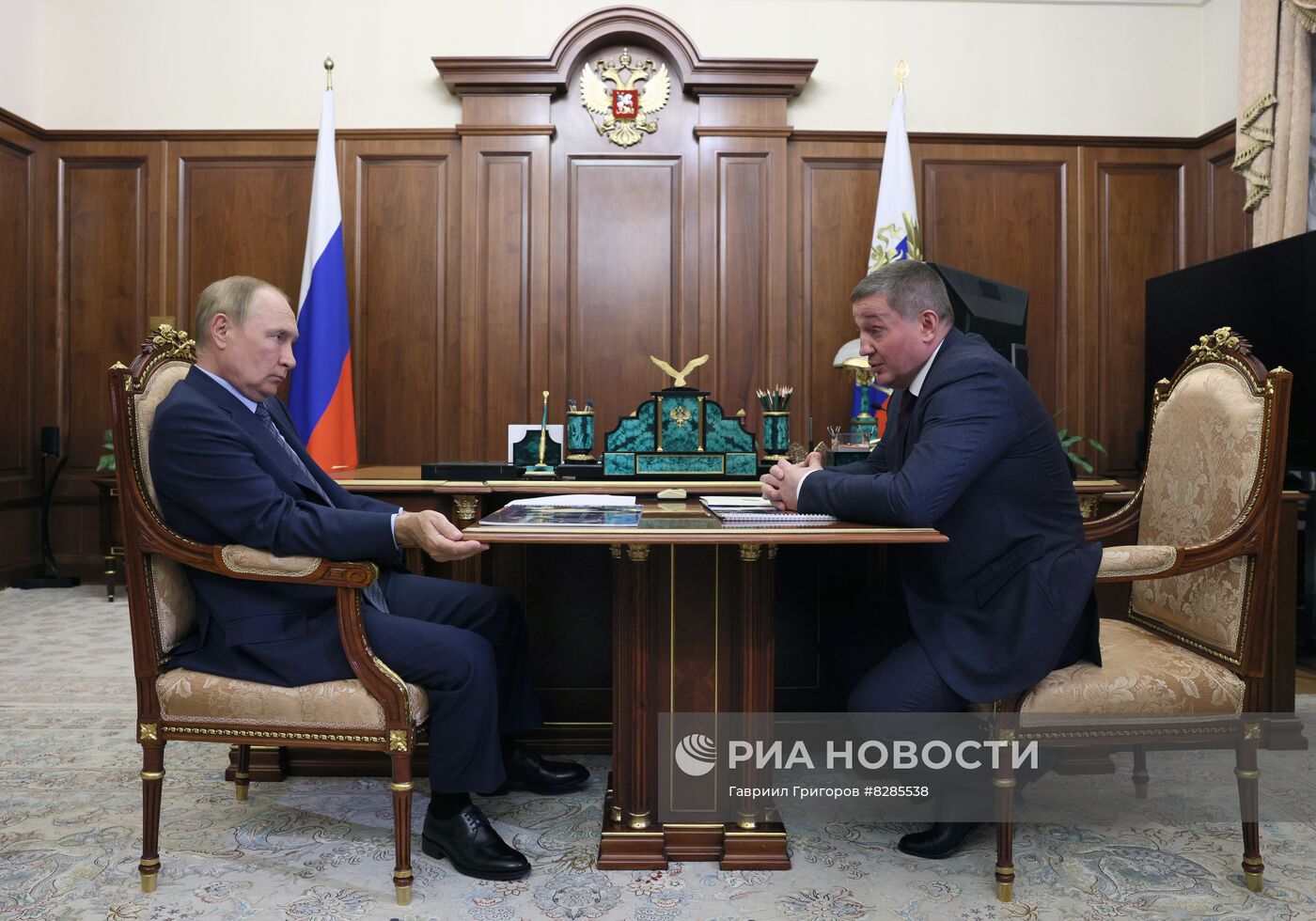 Встреча президента РФ В. Путина с губернатором Волгоградской области А. Бочаровым