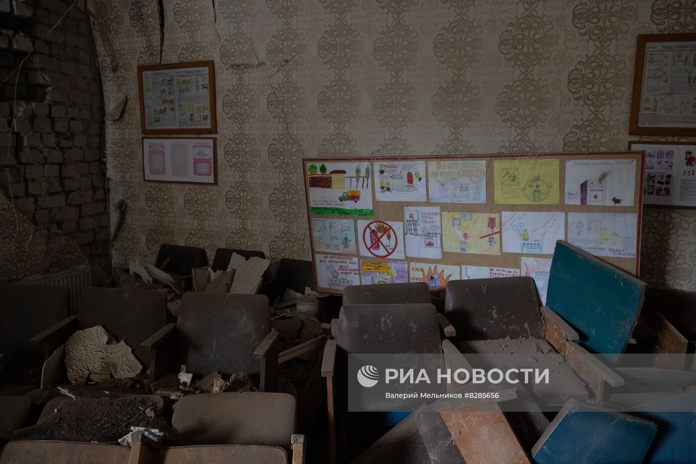 Последствия обстрела Брянки в ЛНР со стороны ВСУ