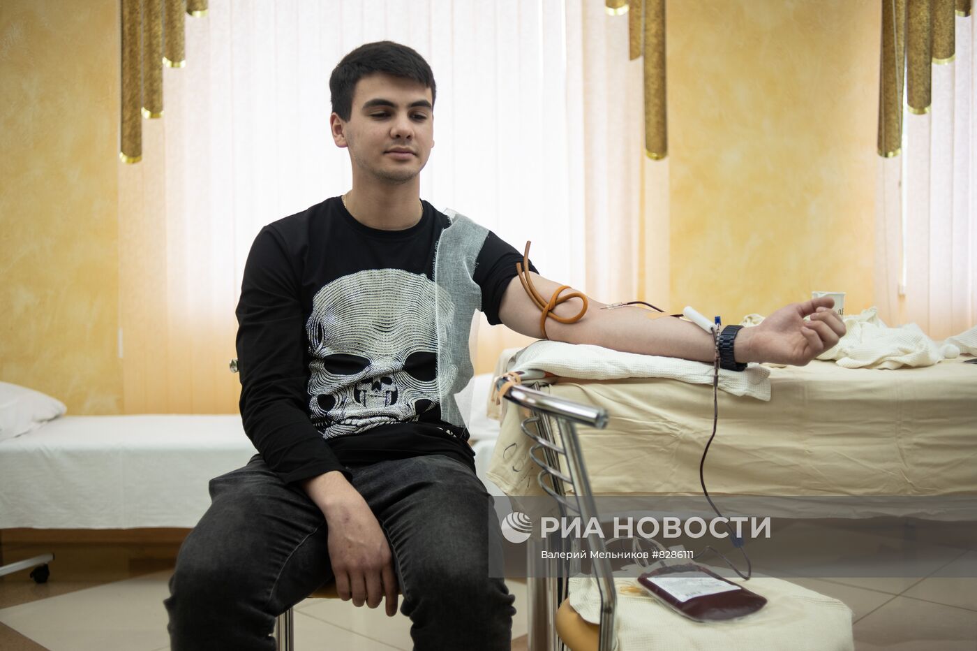 Сдача донорской крови студентами Луганского медуниверситета