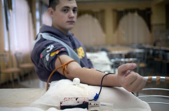 Сдача донорской крови студентами Луганского медуниверситета