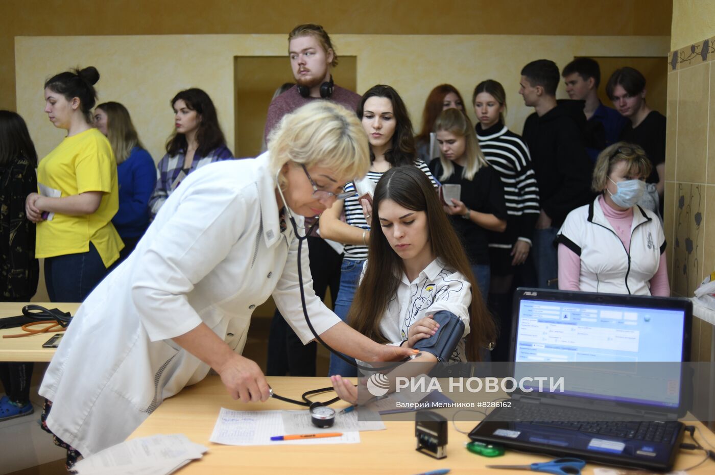 Сдача донорской крови студентами Луганского медуниверситета