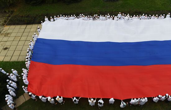 Сдача донорской крови студентами Луганского медуниверситета