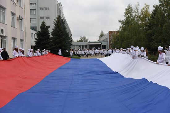 Сдача донорской крови студентами Луганского медуниверситета