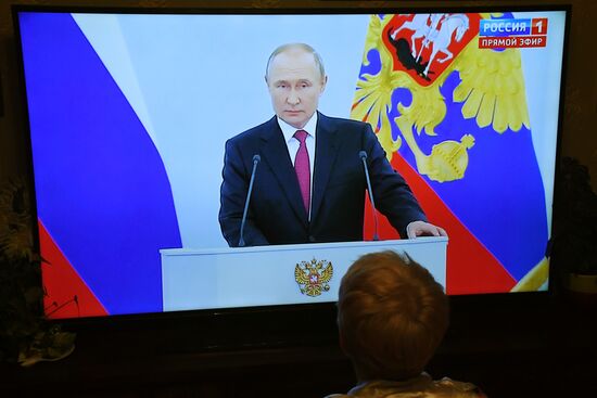 Трансляция подписания договора о вступлении в РФ новых территорий