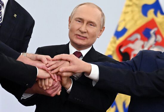 Церемония подписания договоров о вхождении в РФ ДНР, ЛНР, Запорожской и Херсонской областей состоялась в Кремле