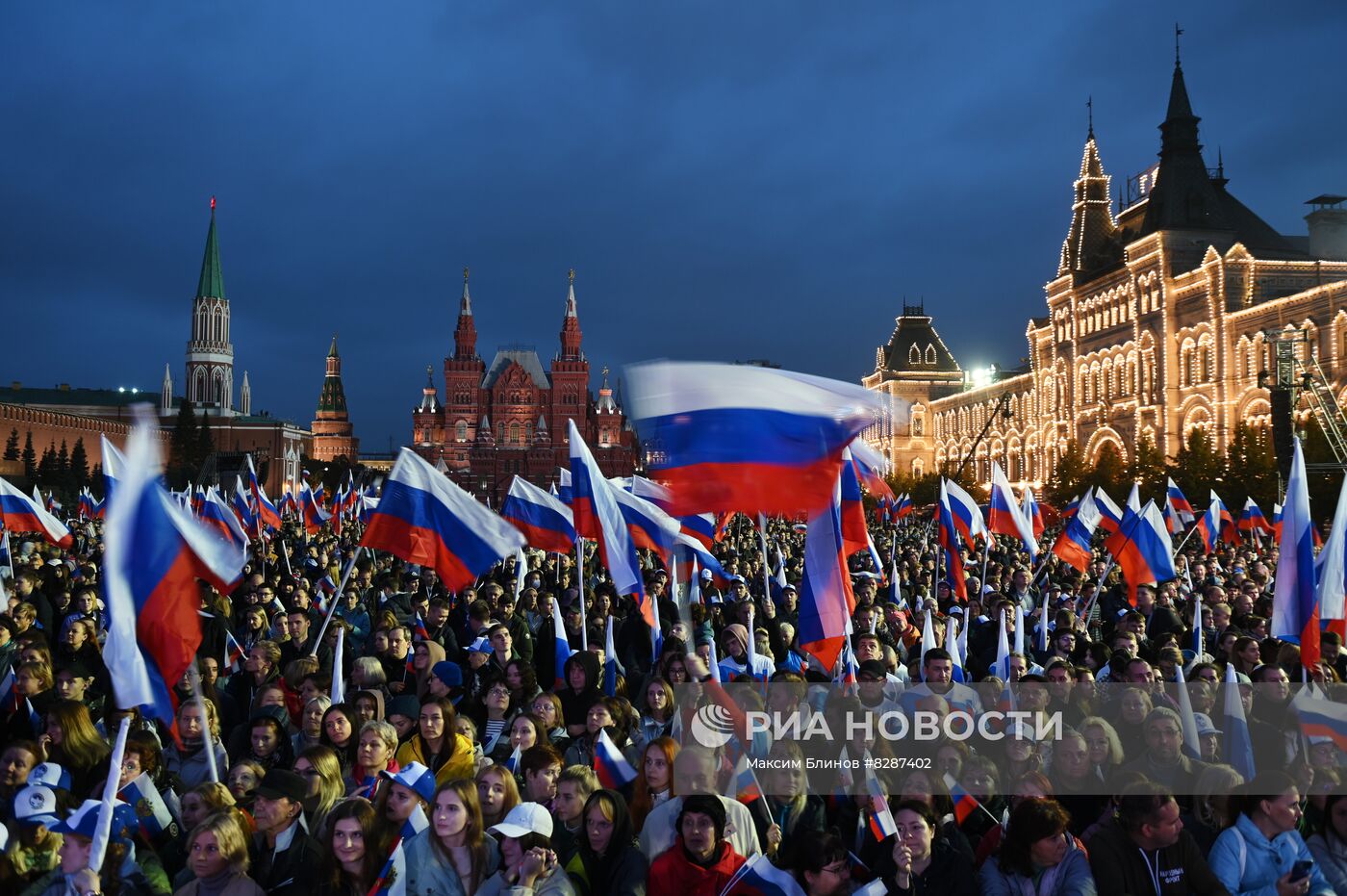 Президент РФ В. Путин принял участие в митинге-концерте на Красной площади