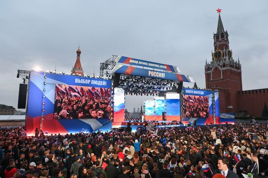 Президент РФ В. Путин принял участие в митинге-концерте на Красной площади