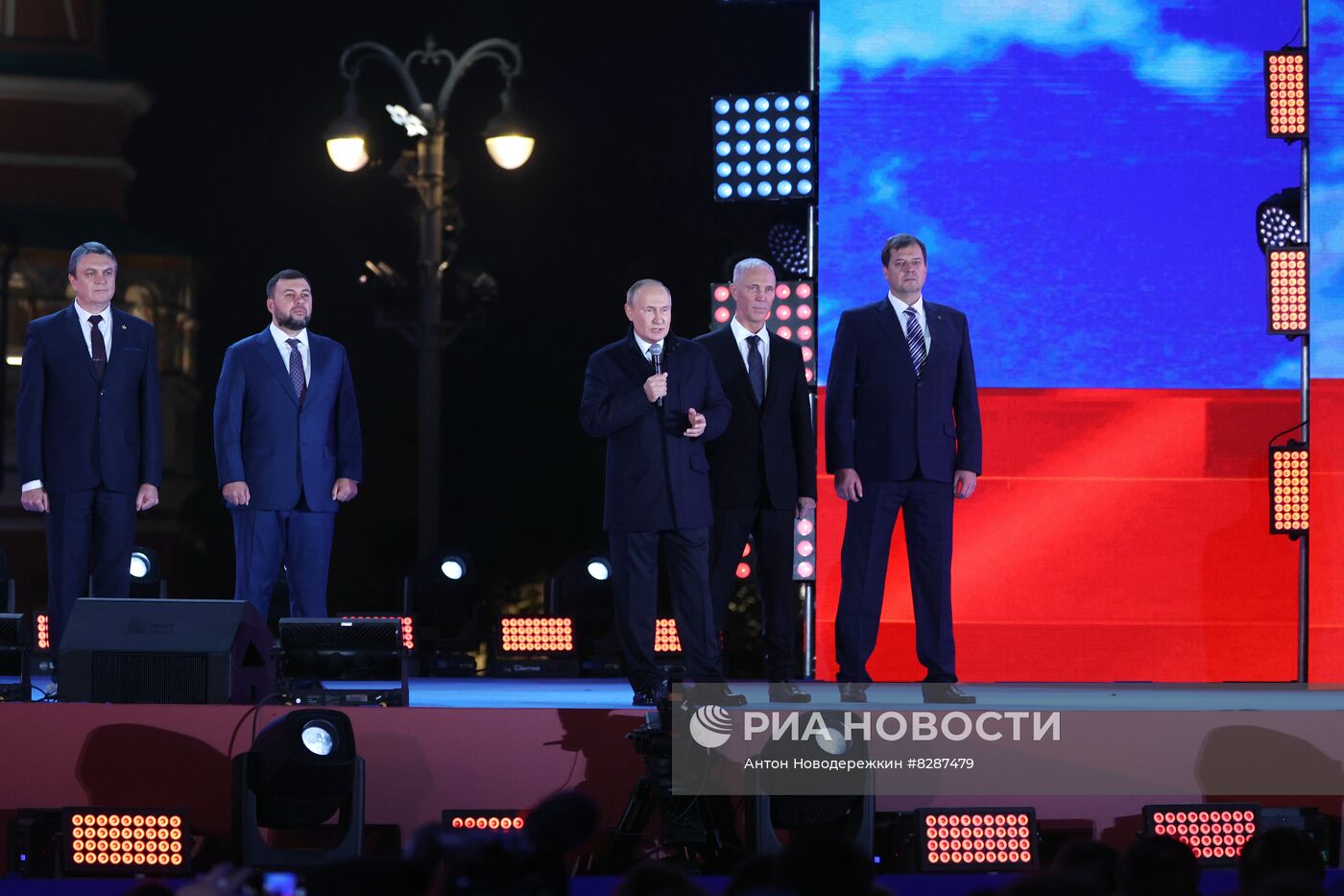 Президент РФ В. Путин принял участие в митинге-концерте на Красной площади