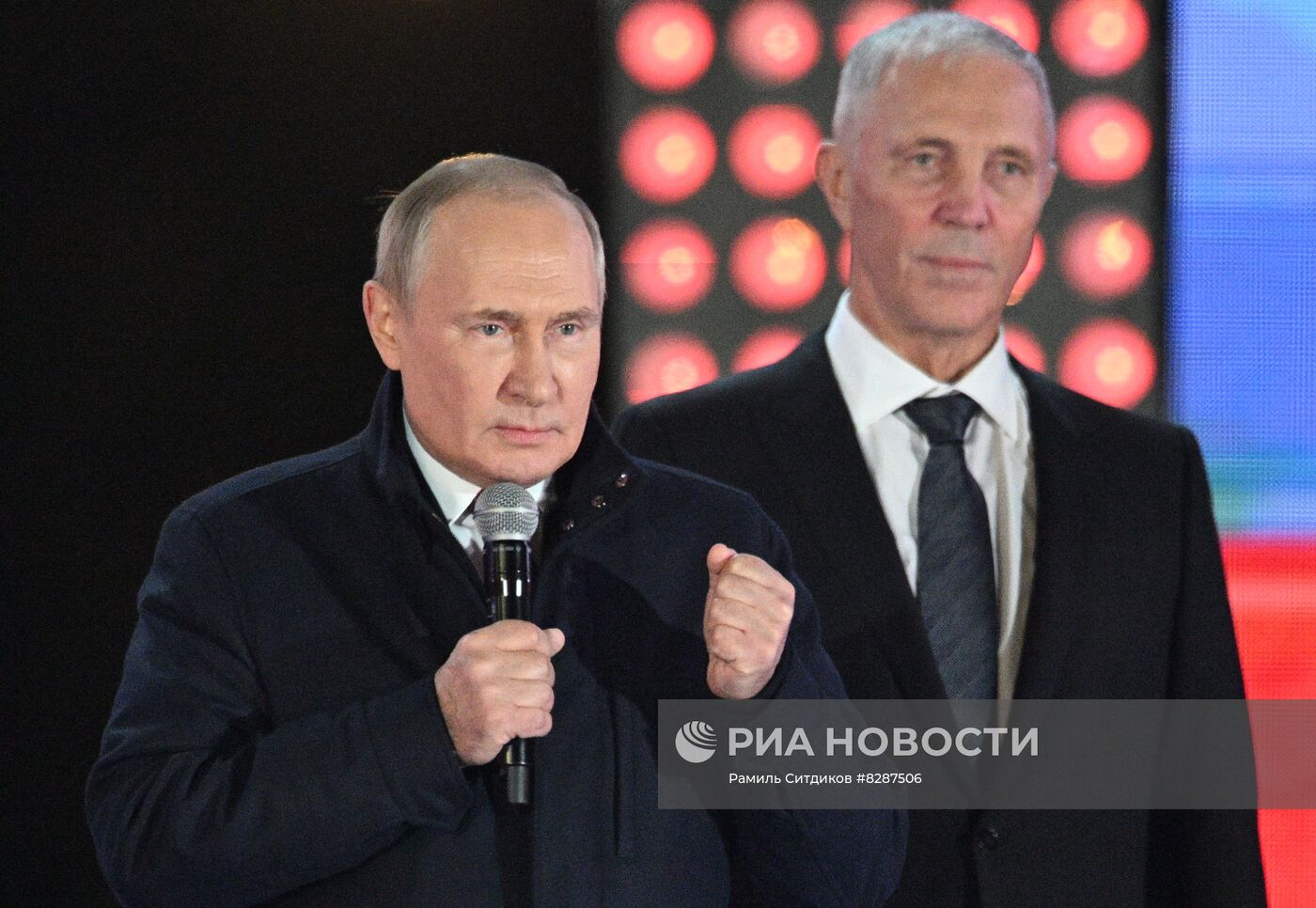 Президент РФ В. Путин принял участие в митинге-концерте на Красной площади