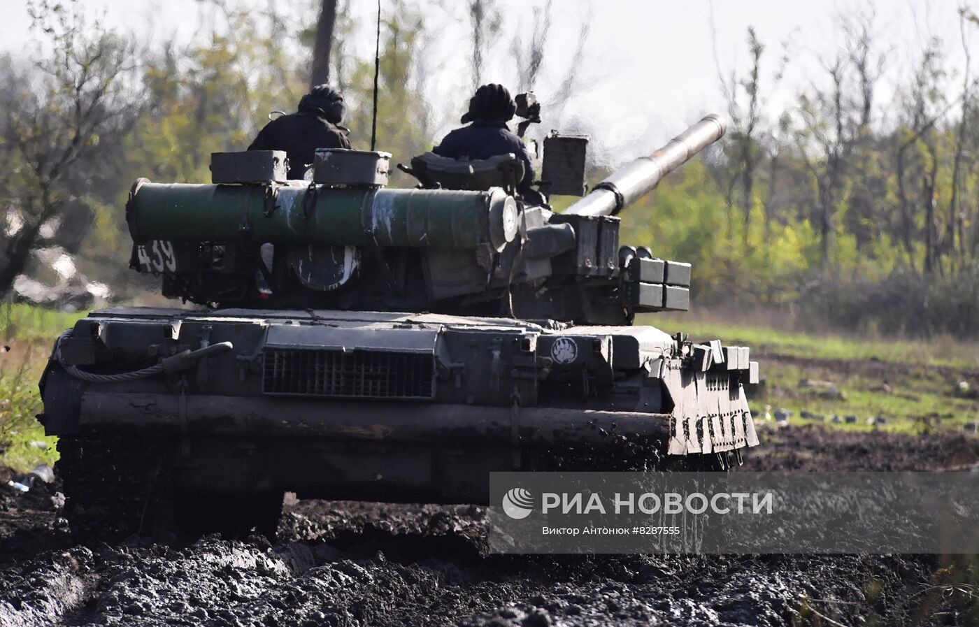 Танковые экипажи народной милиции ЛНР в Донецкой области