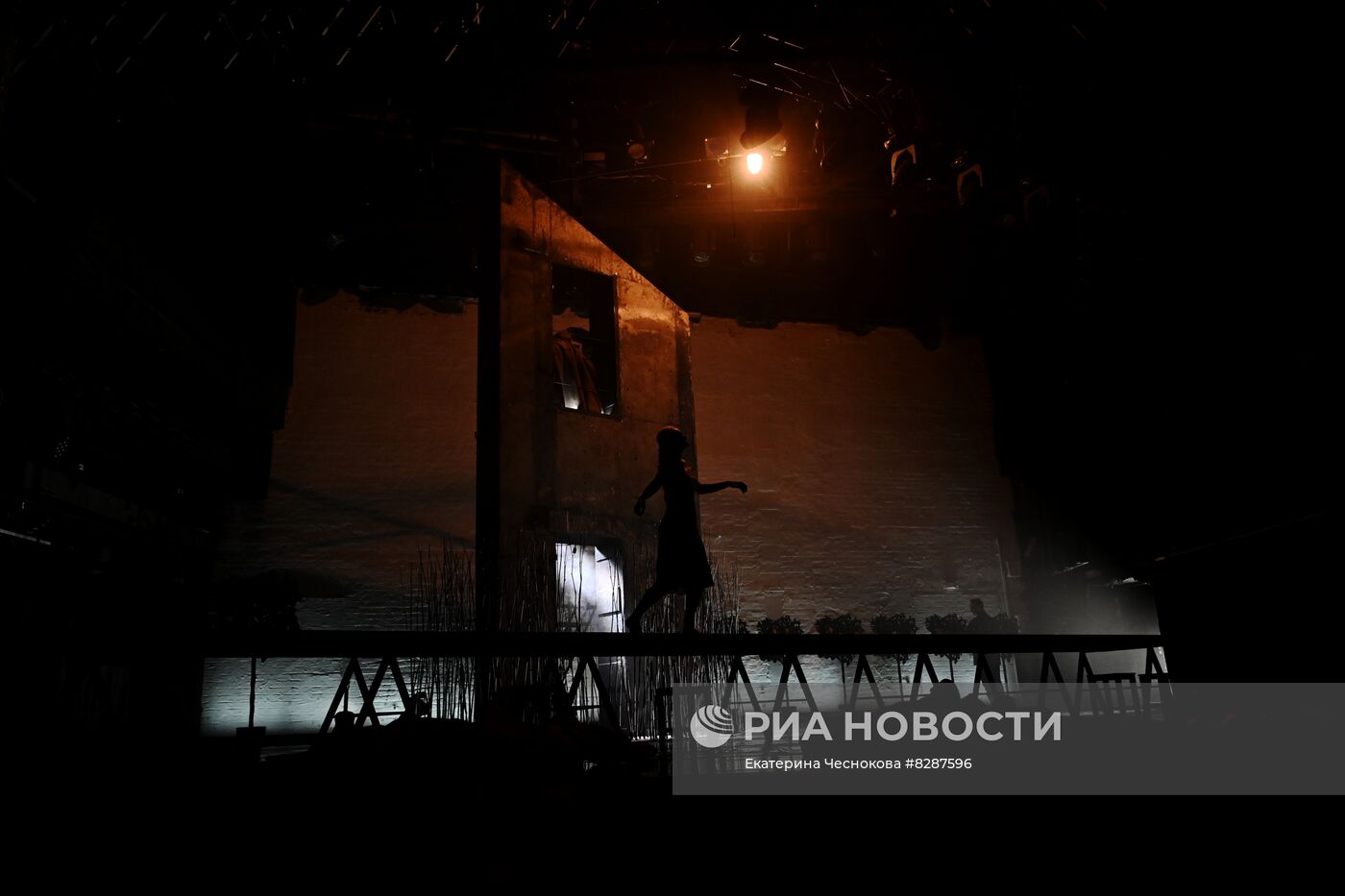Спектакль "Поцелуй. Конармия"